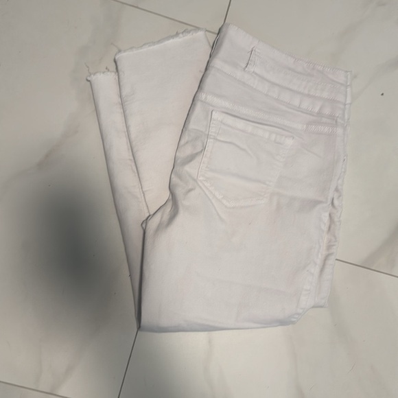 D. Jeans White Distressed Hem Cropped Ankle Jeans. Sz 16 - Picture 2 of 9